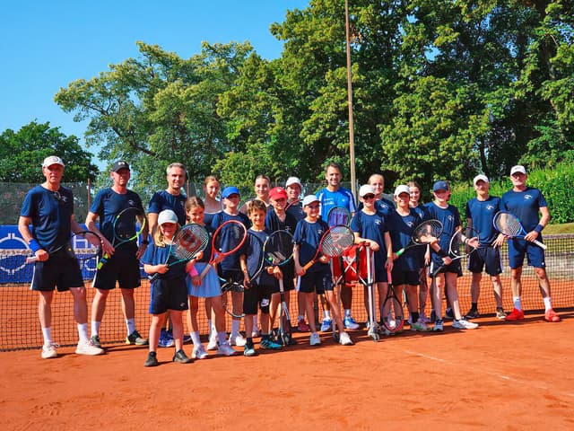 Ex-Tennisprofi Nicolas Kiefer begeistert beim TC Holzminden